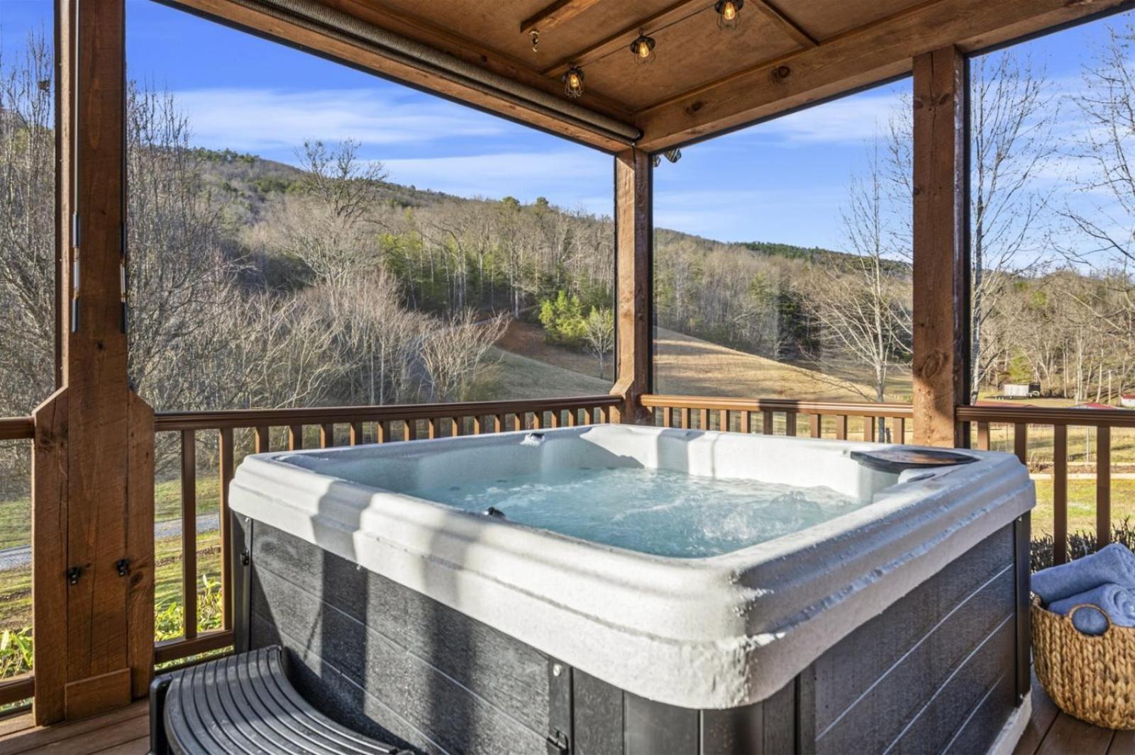 Hidden Star Hideaway-Blackberry Farm-Smoky Mtn Nat Park-Hot Tub- Fire Pit- Fenced Yard- Pet Friendly Walland Luaran gambar