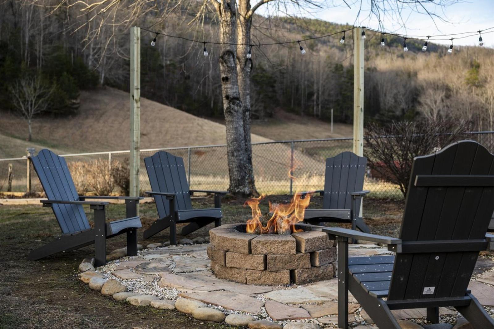 Hidden Star Hideaway-Blackberry Farm-Smoky Mtn Nat Park-Hot Tub- Fire Pit- Fenced Yard- Pet Friendly Walland Luaran gambar