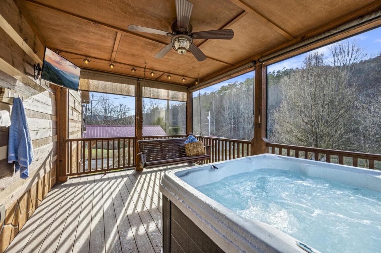 Hidden Star Hideaway-Blackberry Farm-Smoky Mtn Nat Park-Hot Tub- Fire Pit- Fenced Yard- Pet Friendly Walland Luaran gambar