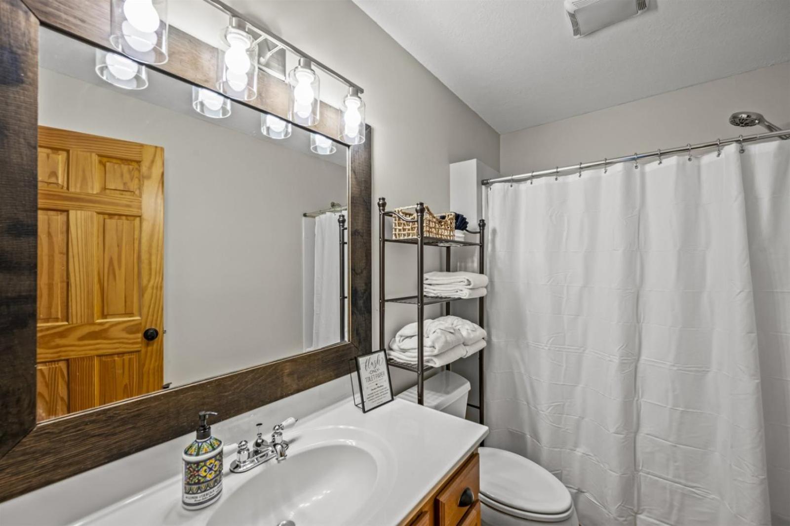 Hidden Star Hideaway-Blackberry Farm-Smoky Mtn Nat Park-Hot Tub- Fire Pit- Fenced Yard- Pet Friendly Walland Luaran gambar