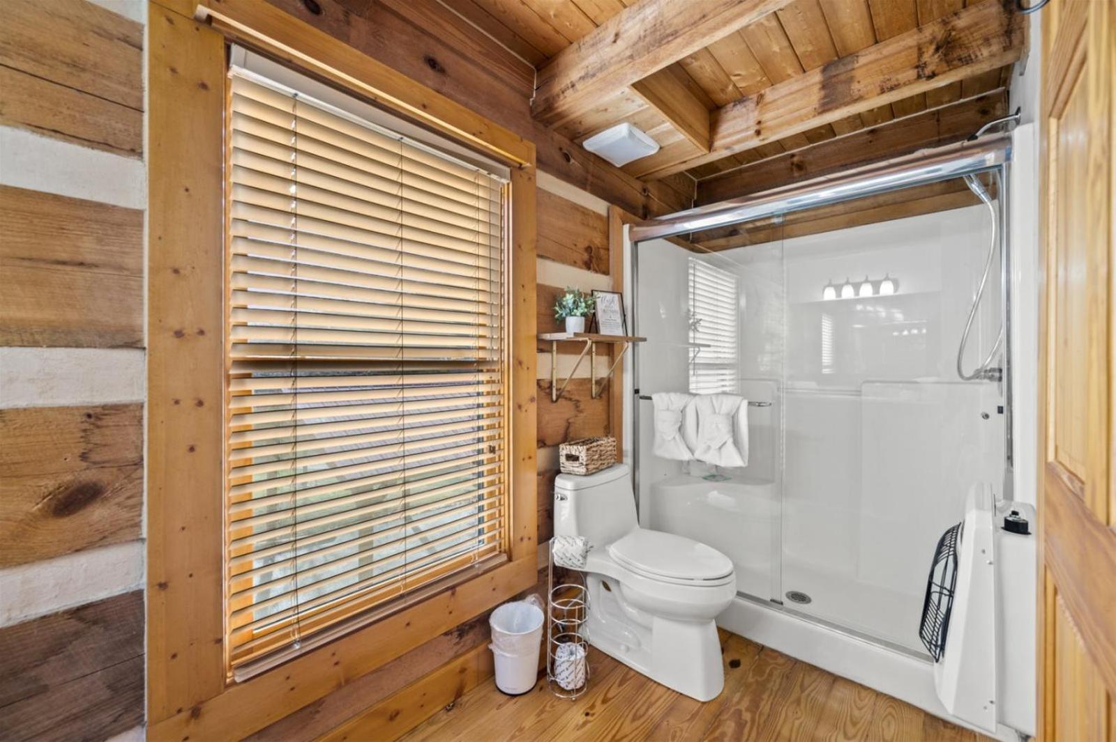 Hidden Star Hideaway-Blackberry Farm-Smoky Mtn Nat Park-Hot Tub- Fire Pit- Fenced Yard- Pet Friendly Walland Luaran gambar